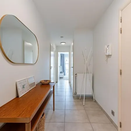 Huswell - On Prime Location In Apartament *