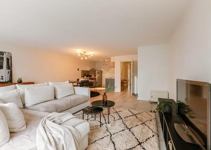 Huswell - On Prime Location In *